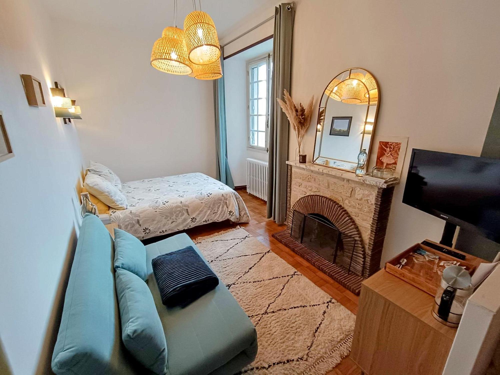 La Fontaine Du Mas Bed & Breakfast Thiviers Екстериор снимка